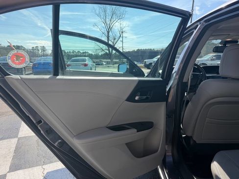 Used 2013 Honda Accord Touring image 14