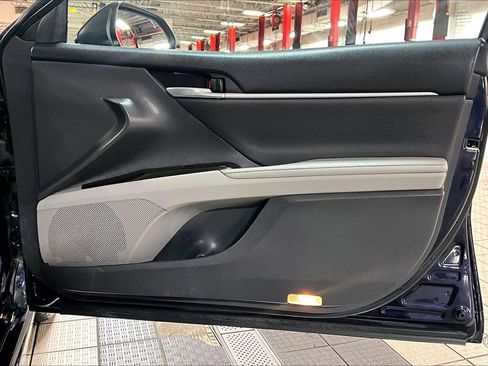 Used 2022 Toyota Camry XSE image 23