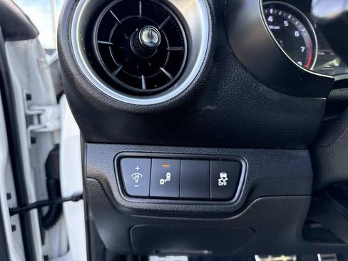 Used 2022 Kia Forte GT-Line w/ GT-Line Premium Package image 31