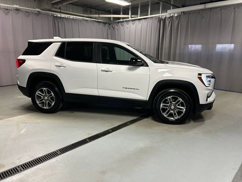 Used 2025 GMC Terrain Elevation image 8