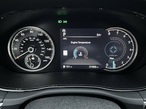 Used 2022 Genesis GV70 2.5T w/ Advanced Package image 11