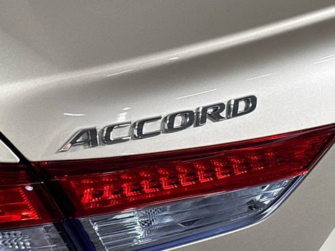 Used 2019 Honda Accord Touring image 25