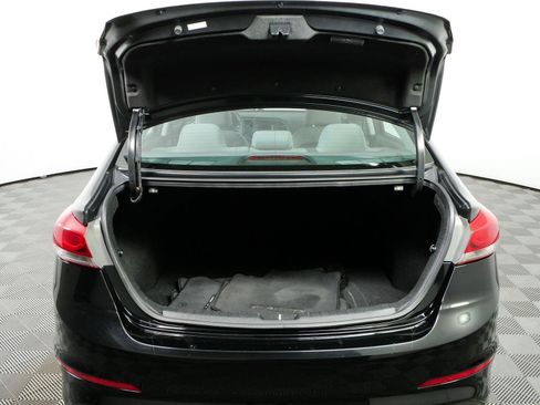 Used 2017 Hyundai Elantra SE FWD image 27