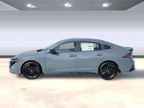 New 2026 Nissan Sentra SR w/ Floor Mat Package FWD image 2