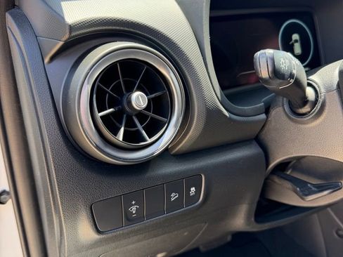 Used 2022 Hyundai Kona Limited FWD image 15