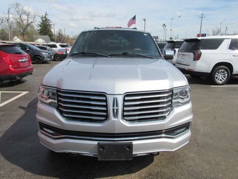 Used 2015 Lincoln Navigator L 4WD image 2