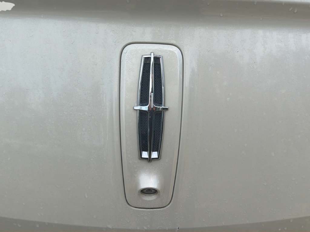 Used 2014 Lincoln MKS w/ Equipment Group 101A FWD image 18