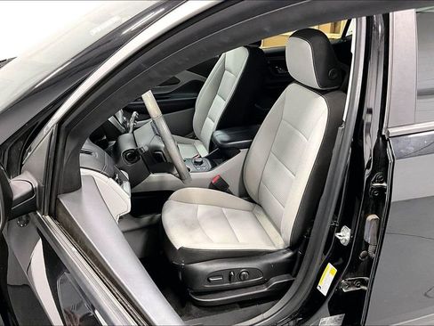 Used 2022 GMC Terrain SLE w/ Driver Convenience Package FWD image 30
