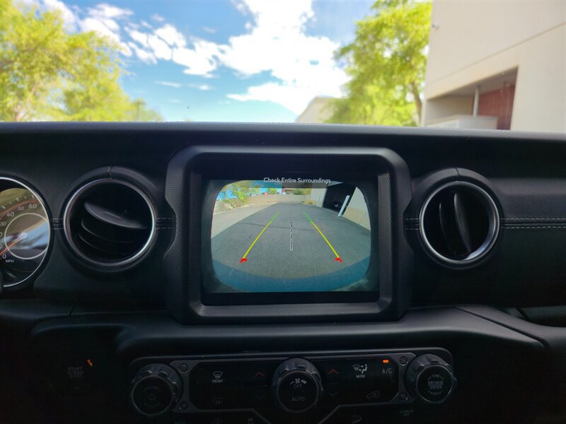 Used 2021 Jeep Wrangler Unlimited Sahara AWD/4WD image 17
