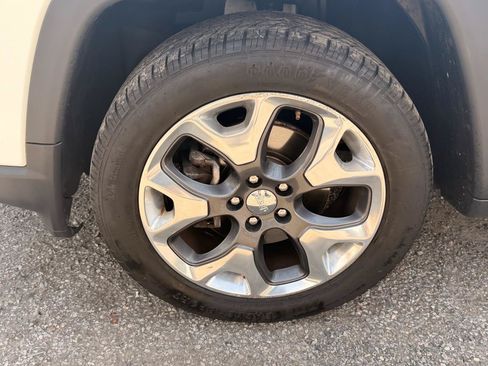 Used 2019 Jeep Compass Limited AWD/4WD image 11