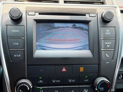 Used 2017 Toyota Camry SE FWD image 32