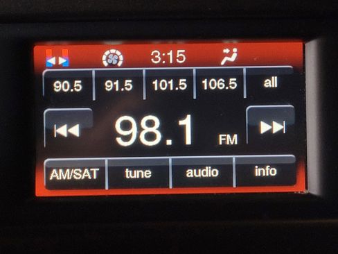 Used 2019 Dodge Journey SE w/ Premium Group image 25