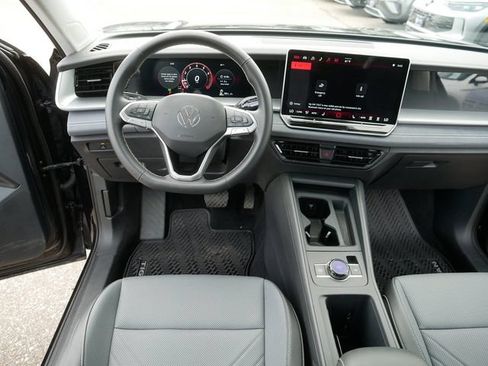 Certified 2026 Volkswagen Tiguan SE AWD/4WD image 21