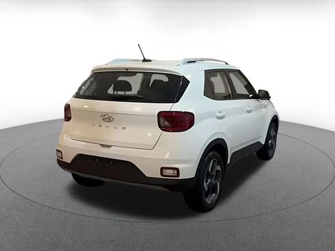 Used 2026 Hyundai Venue SEL FWD image 12