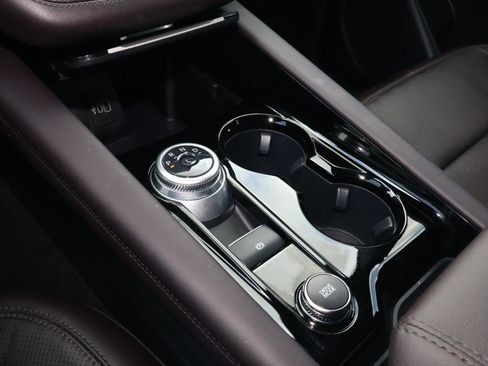 Used 2025 Ford Explorer Platinum w/ Ultimate Package image 30