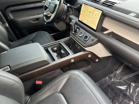 Used 2024 Land Rover Defender 130 S image 20