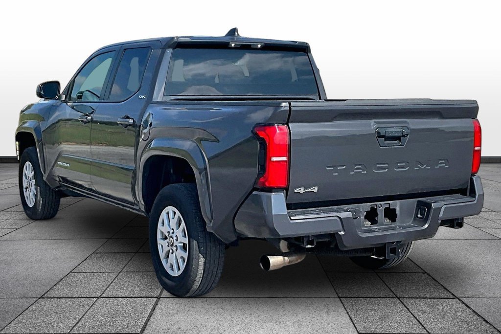 Used 2025 Toyota Tacoma SR5 AWD/4WD image 10