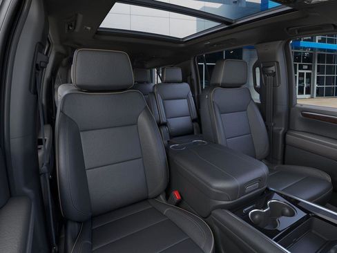 New 2026 Chevrolet Suburban Premier w/ Sun And Tow Package AWD/4WD image 16