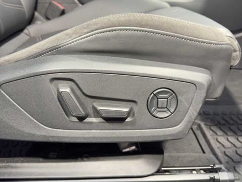 Used 2021 Audi Q3 2.0T Premium w/ Convenience Package AWD/4WD image 13