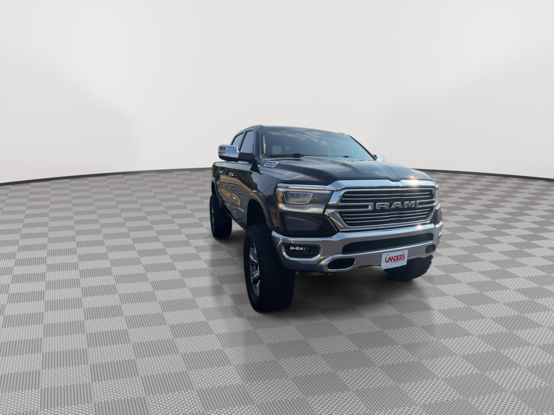 Used 2020 RAM 1500 Laramie AWD/4WD image 3