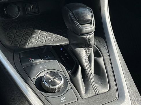 Used 2023 Toyota RAV4 XLE w/ Convenience Package image 24