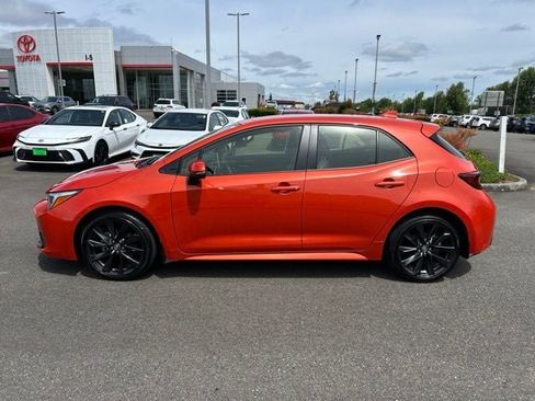 Used 2025 Toyota Corolla XSE FWD image 11