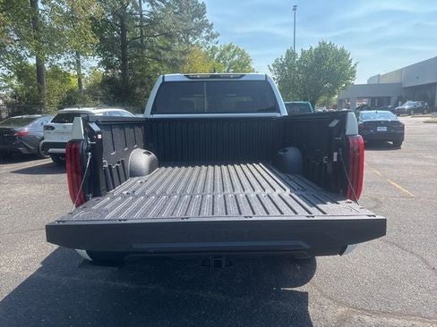New 2026 Toyota Tundra Limited AWD/4WD image 12