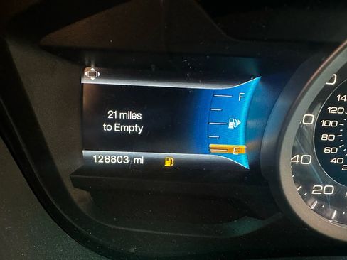 Used 2015 Ford Explorer XLT w/ Equipment Group 202B image 20