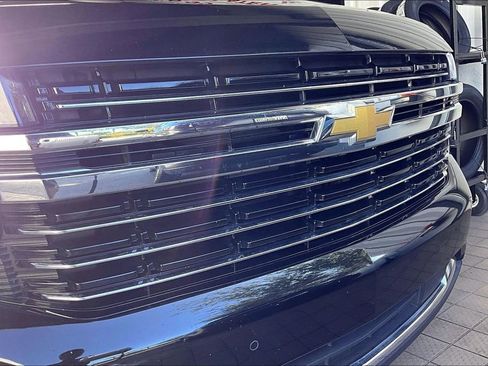 Used 2023 Chevrolet Suburban LT image 31