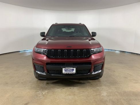 Used 2024 Jeep Grand Cherokee L Altitude image 3