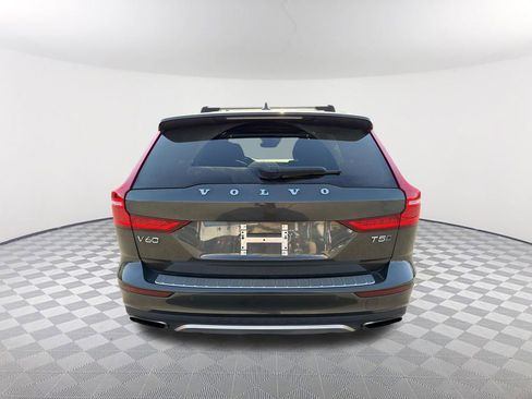Used 2021 Volvo V60 T5 Cross Country w/ Lounge Package image 6