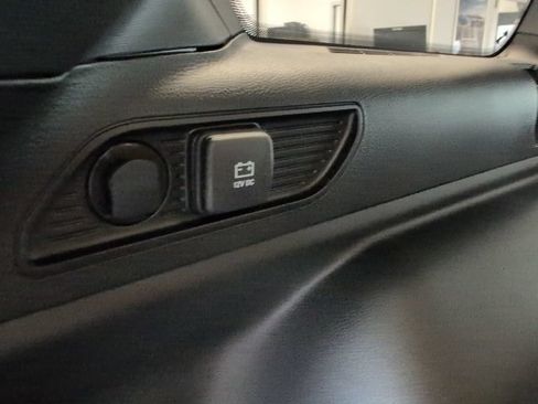 Used 2025 Jeep Grand Cherokee Altitude AWD/4WD image 36