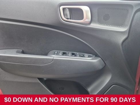Used 2025 Hyundai Venue SEL FWD image 11