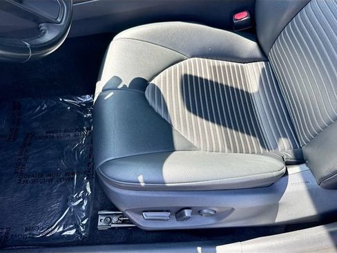 Used 2023 Toyota Camry SE FWD image 23