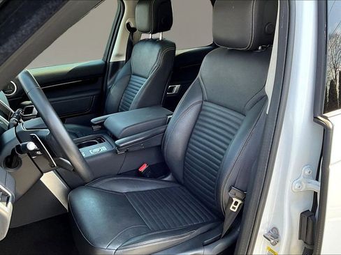 Used 2024 Land Rover Discovery S AWD/4WD image 21