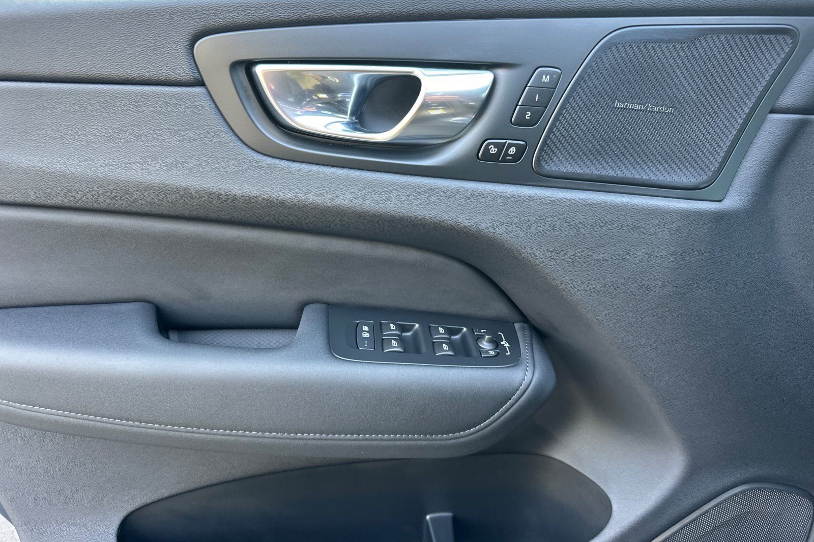 Certified 2026 Volvo XC60 B5 Plus AWD/4WD image 12