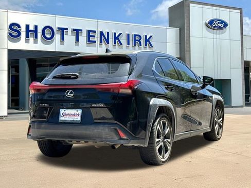 Used 2020 Lexus UX 200 w/ Accessory Package 2 image 7