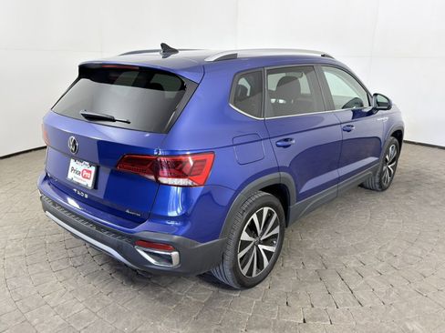 Used 2023 Volkswagen Taos SE AWD/4WD image 6