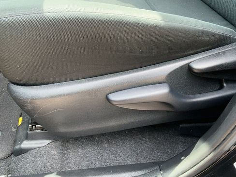 Used 2017 Toyota RAV4 LE FWD image 19