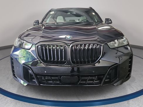 New 2026 BMW X5 xDrive50e w/ M Sport Package AWD/4WD image 2