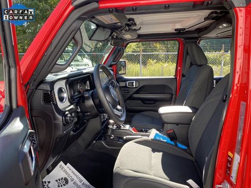 Used 2024 Jeep Wrangler Unlimited Sahara image 21