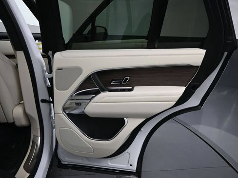 New 2026 Land Rover Range Rover SE AWD/4WD image 12