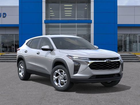 New 2026 Chevrolet Trax LS w/ LS Convenience Package FWD image 7