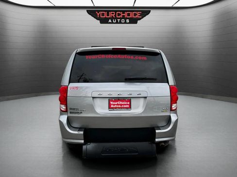 Used 2016 Dodge Grand Caravan SXT image 6