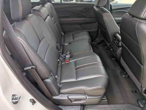 Used 2024 Honda Passport TrailSport image 31