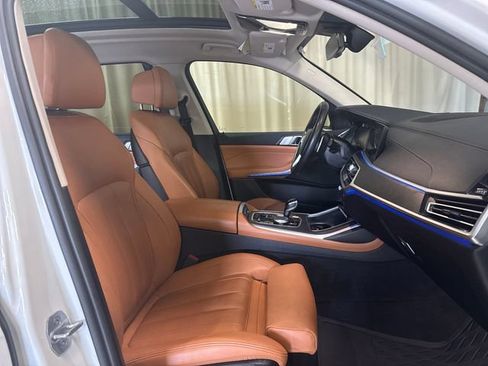 Used 2022 BMW X7 xDrive40i w/ Premium Package AWD/4WD image 34