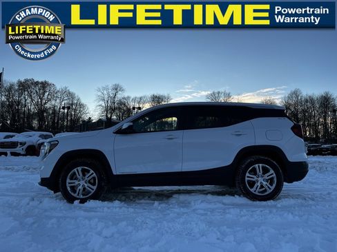 Certified 2024 GMC Terrain SLE image 10