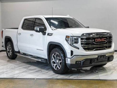 Used 2022 GMC Sierra 1500 SLT AWD/4WD image 10