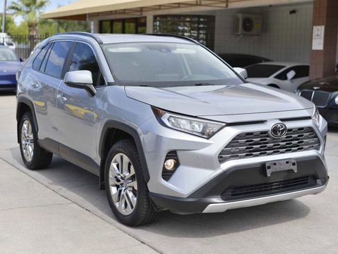 Used 2019 Toyota RAV4 Limited image 2