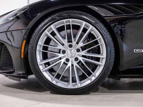 Used 2022 Aston Martin DBS Superleggera RWD image 21